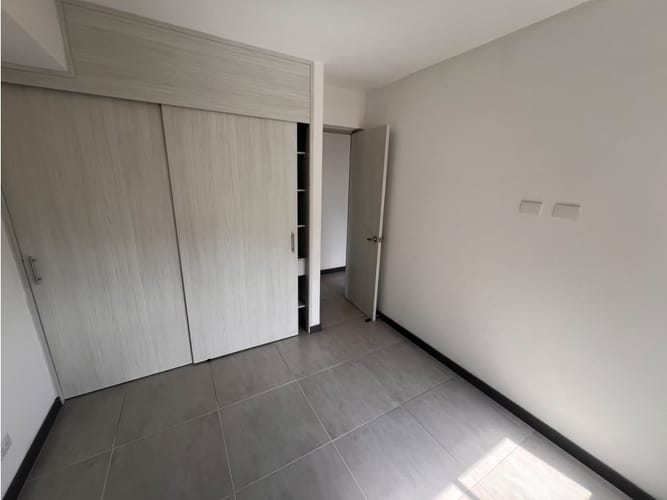 Apartamento en arriendo en Las Lomitas, Sabaneta, 90 m² · foto 14 de 24