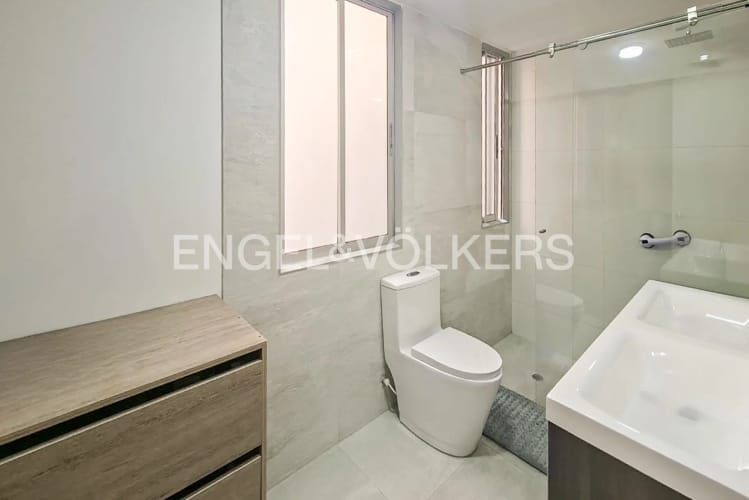 Apartamento de 2 alcobas en venta en Santa Barbara, Bogotá, 93 m² · foto 8 de 12