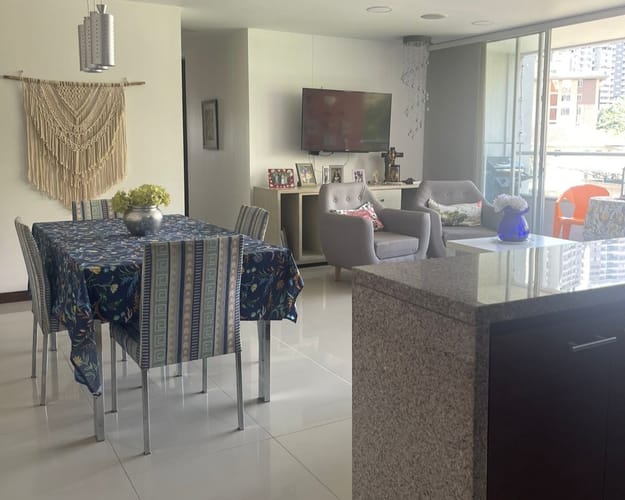 Apartamento de 3 alcobas en venta en La Inmaculada, Envigado, 86 m² · foto 3 de 12