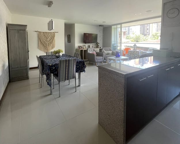 Apartamento de 3 alcobas en venta en La Inmaculada, Envigado, 86 m² · foto 6 de 12