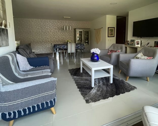 Apartamento de 3 alcobas en venta en La Inmaculada, Envigado, 86 m² · foto 2 de 12