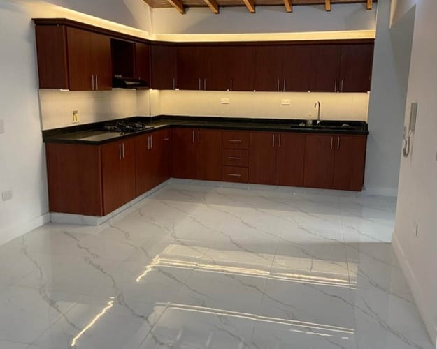Apartamento de 3 alcobas en arriendo en Belén, Medellín, 120 m² · foto 2 de 11