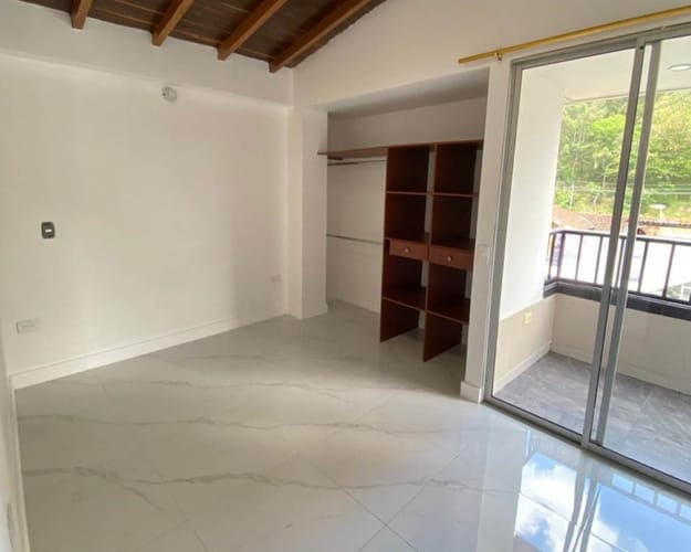 Apartamento de 3 alcobas en arriendo en Belén, Medellín, 120 m² · foto 6 de 11