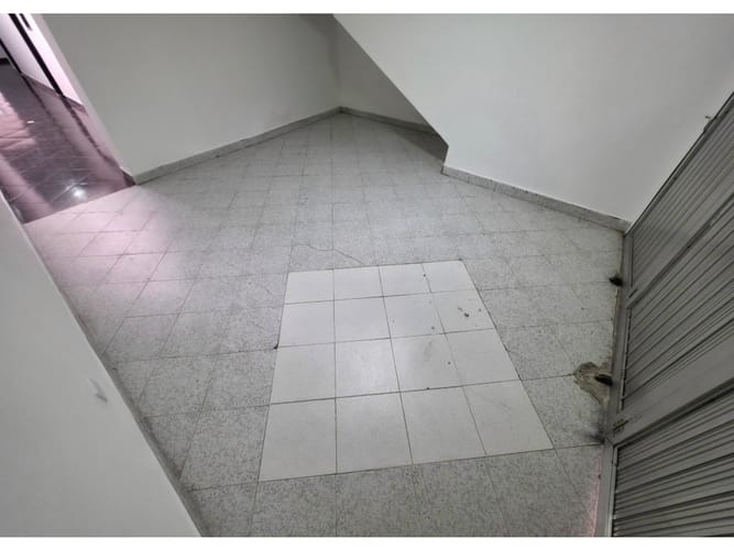 Casa de 8 alcobas en arriendo en Miraflores, Medellín, 250 m² · foto 6 de 24