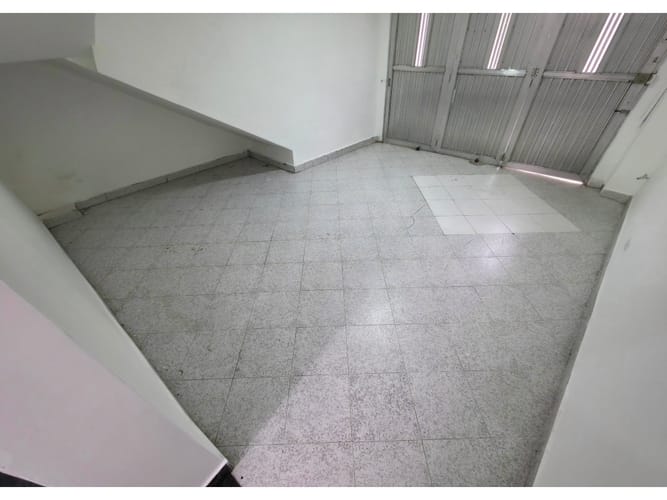 Casa de 8 alcobas en arriendo en Miraflores, Medellín, 250 m² · foto 7 de 24