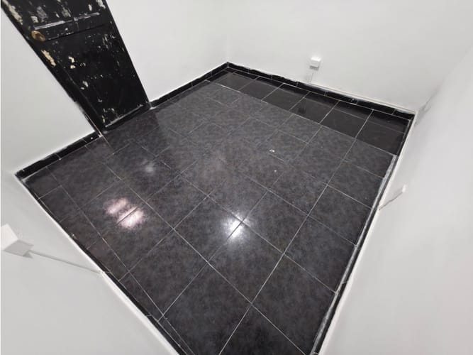 Casa de 8 alcobas en arriendo en Miraflores, Medellín, 250 m² · foto 9 de 24