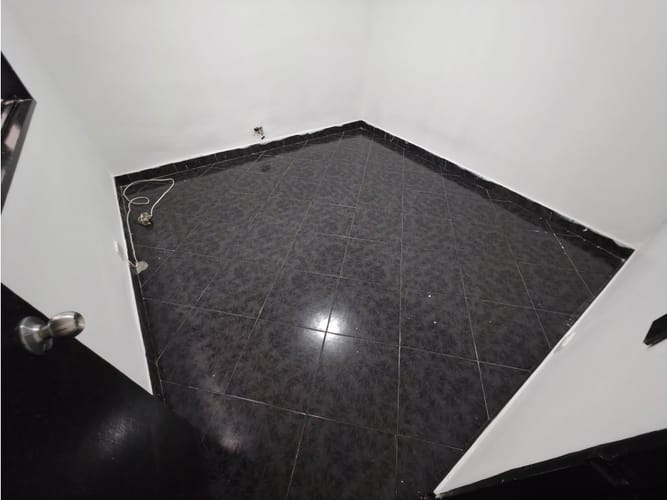 Casa de 8 alcobas en arriendo en Miraflores, Medellín, 250 m² · foto 11 de 24