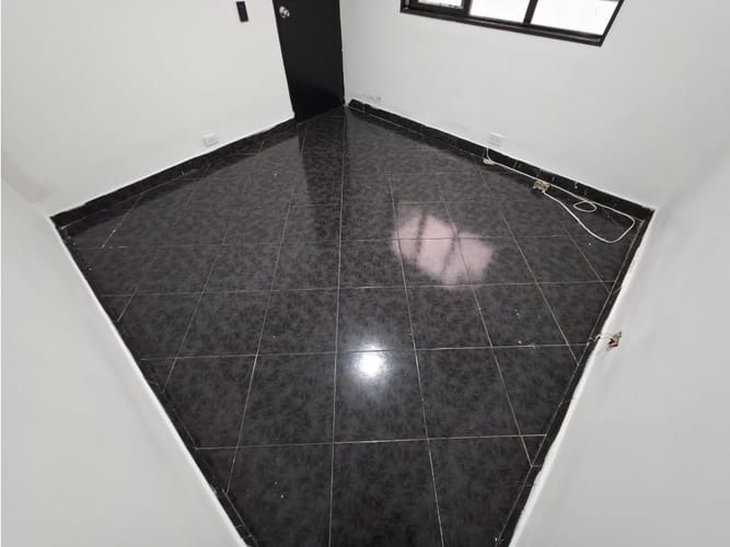 Casa de 8 alcobas en arriendo en Miraflores, Medellín, 250 m² · foto 12 de 24