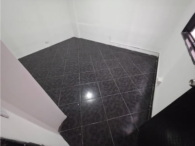 Casa de 8 alcobas en arriendo en Miraflores, Medellín, 250 m² · foto 13 de 24