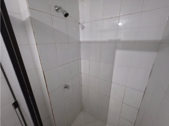 Casa de 8 alcobas en arriendo en Miraflores, Medellín, 250 m² · foto 15 de 24