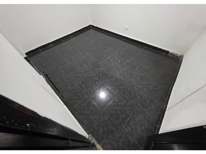Casa de 8 alcobas en arriendo en Miraflores, Medellín, 250 m² · foto 17 de 24