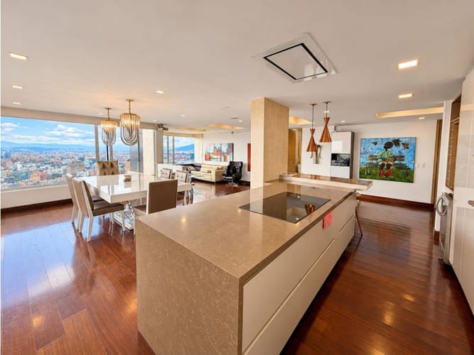 Apartamento de 3 alcobas en venta en Chicó Alto, Bogotá, 160 m² · foto 6 de 16