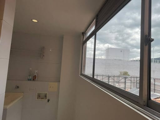 Apartamento de 1 alcoba en venta en Santa Barbara Central, Bogotá, 65 m² · foto 10 de 23