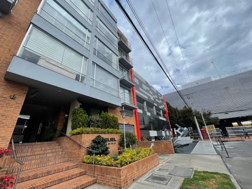 Apartamento de 1 alcoba en venta en Santa Barbara Central, Bogotá, 65 m² · foto 18 de 23