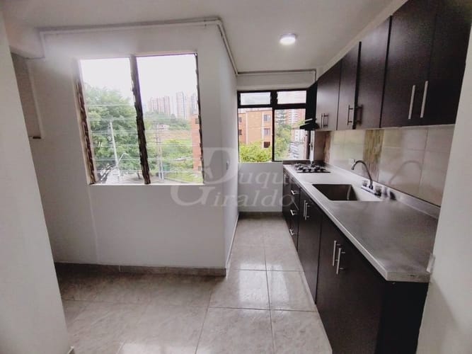 Apartamento de 2 alcobas en arriendo en Suramérica, Itagüí, 58 m² · foto 3 de 18