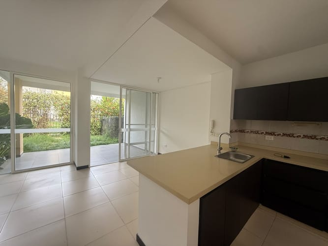 Casa de 3 alcobas en arriendo en El Castillo, Jamundí, 132 m² · foto 3 de 19