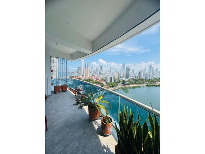 Apartamento de 2 alcobas en arriendo en El Laguito, Cartagena, 104 m² · foto 2 de 11