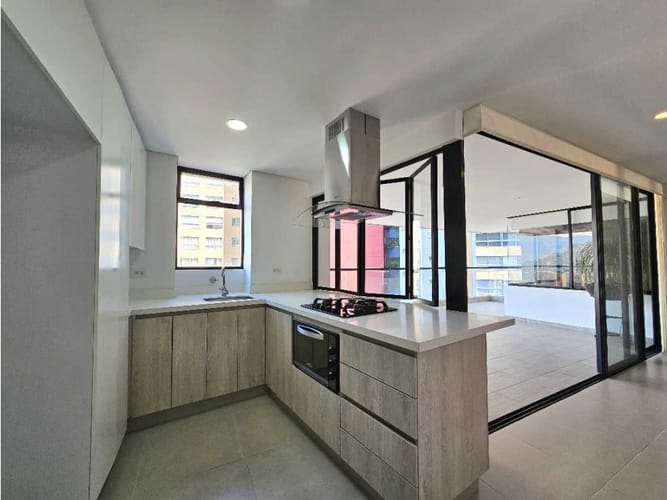 Apartamento de 3 alcobas en venta en Loma De Las Brujas, Envigado, 147 m² · foto 5 de 24