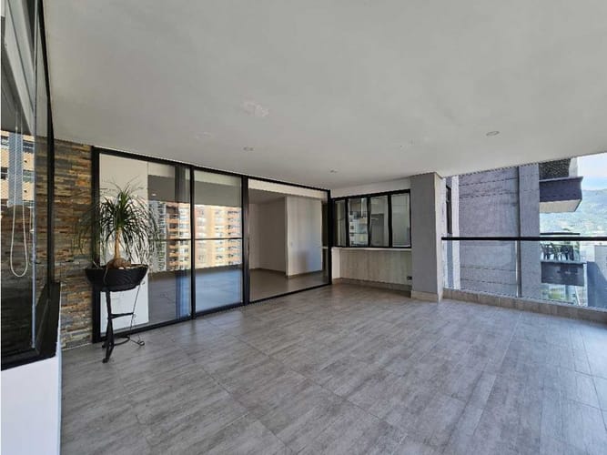 Apartamento de 3 alcobas en venta en Loma De Las Brujas, Envigado, 147 m² · foto 8 de 24