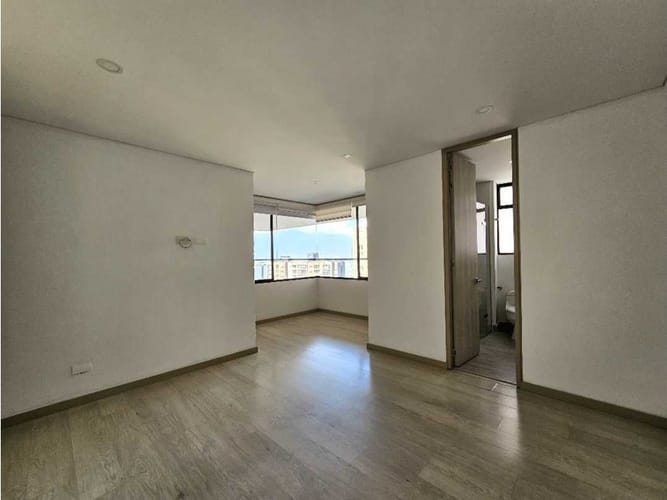 Apartamento de 3 alcobas en venta en Loma De Las Brujas, Envigado, 147 m² · foto 18 de 24