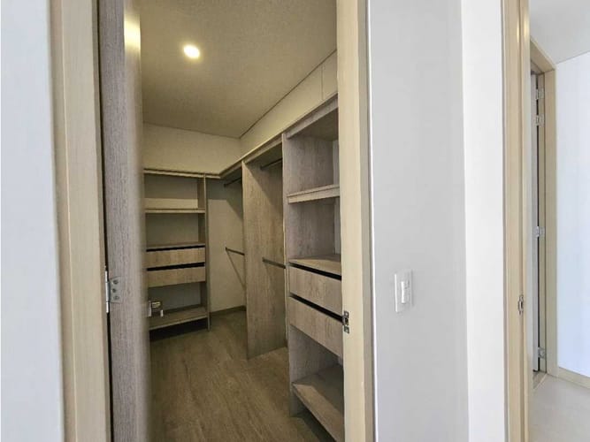 Apartamento de 3 alcobas en venta en Loma De Las Brujas, Envigado, 147 m² · foto 24 de 24