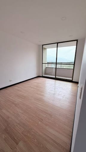 Apartamento de 2 alcobas en arriendo en Las Palmas, Medellín, 70 m² · foto 2 de 13