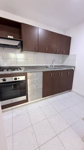Apartamento de 2 alcobas en arriendo en Las Palmas, Medellín, 70 m² · foto 7 de 13