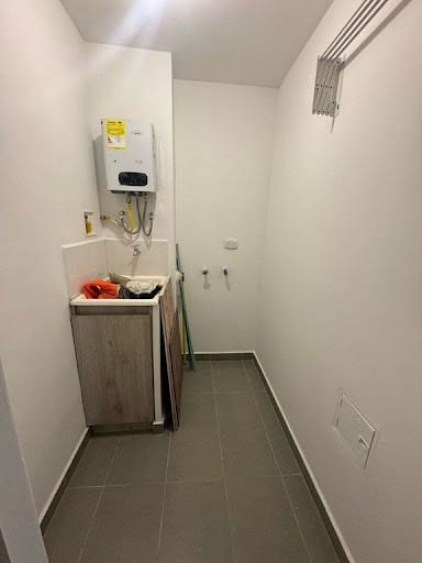 Apartamento de 2 alcobas en arriendo en Loma De Los Bernal, Medellín, 66 m² · foto 13 de 13