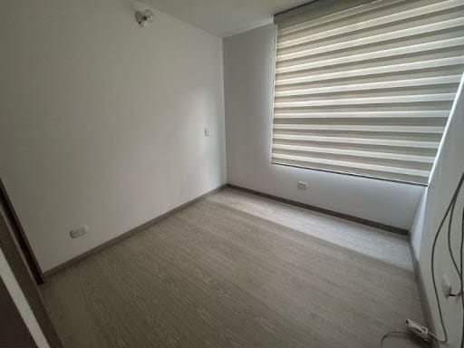 Apartamento de 2 alcobas en arriendo en Loma De Los Bernal, Medellín, 66 m² · foto 11 de 13