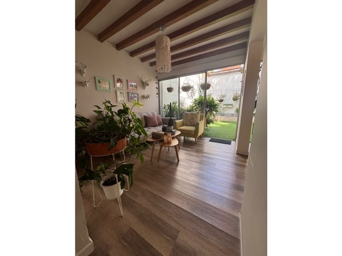Casa de 5 alcobas en arriendo en Belen La Palma, Medellín, 200 m² · foto 2 de 9