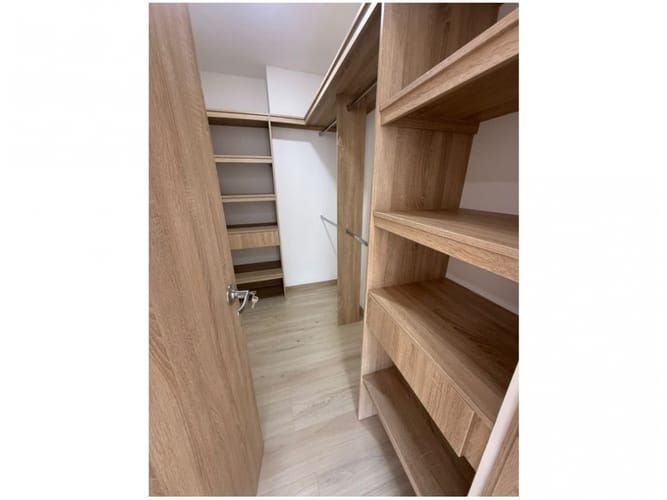 Apartamento de 3 alcobas en venta en La Floresta, Medellín, 89 m² · foto 2 de 20