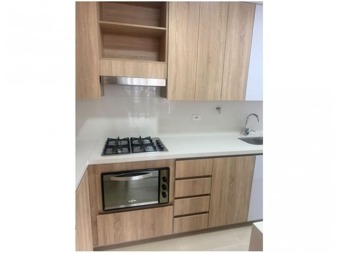 Apartamento de 3 alcobas en venta en La Floresta, Medellín, 89 m² · foto 3 de 20