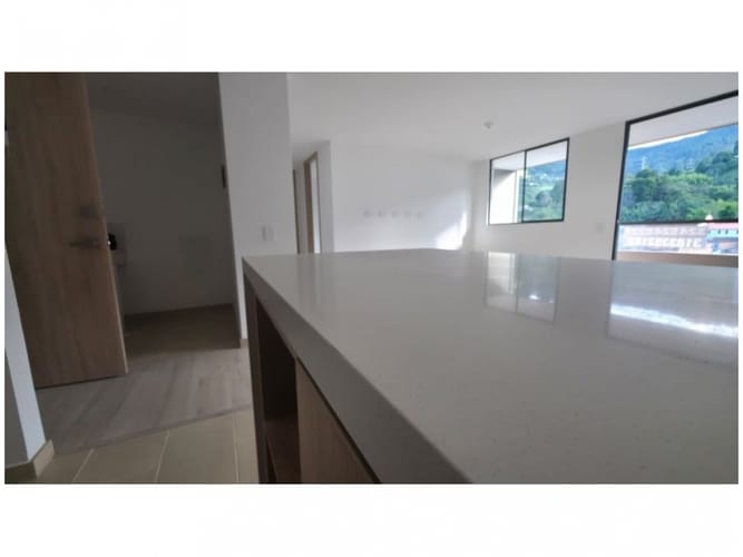 Apartamento de 3 alcobas en venta en La Floresta, Medellín, 89 m² · foto 5 de 20