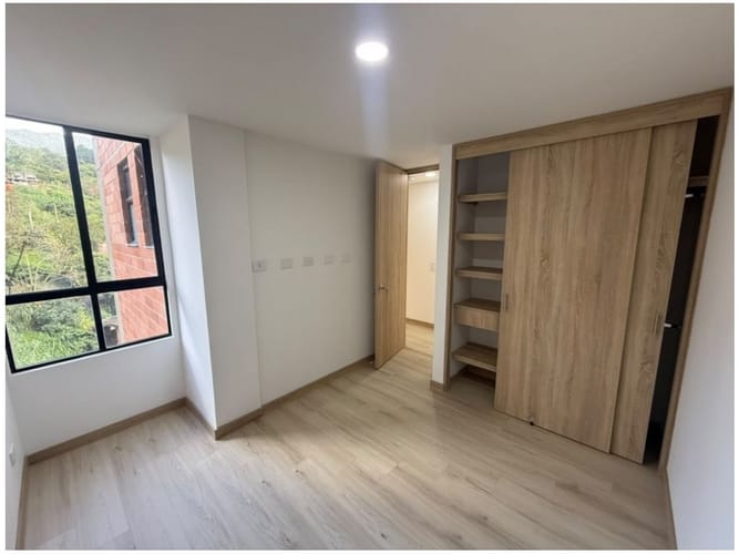 Apartamento de 3 alcobas en venta en La Floresta, Medellín, 89 m² · foto 6 de 20