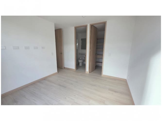 Apartamento de 2 alcobas en venta en La Floresta, Medellín, 73 m² · foto 12 de 21