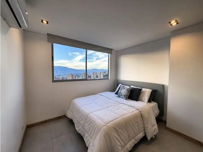 Apartamento de 3 alcobas en venta en Montessori, Envigado, 212 m² · foto 9 de 24