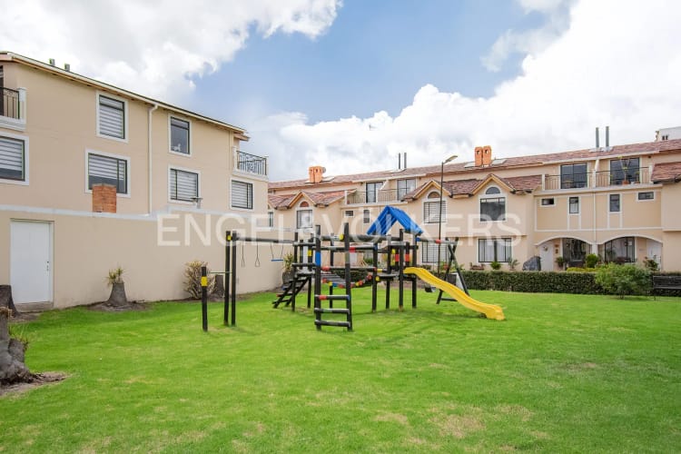 Casa de 4 alcobas en venta en Cr El Retorno, Chía, 165 m² · foto 16 de 16