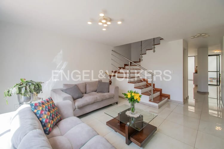 Casa de 4 alcobas en venta en Cr El Retorno, Chía, 165 m² · foto 2 de 16