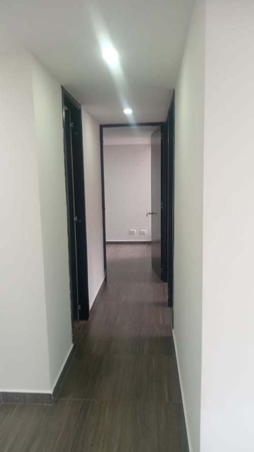 Apartamento de 3 alcobas en venta en San Luis, Soacha, 63 m² · foto 2 de 14