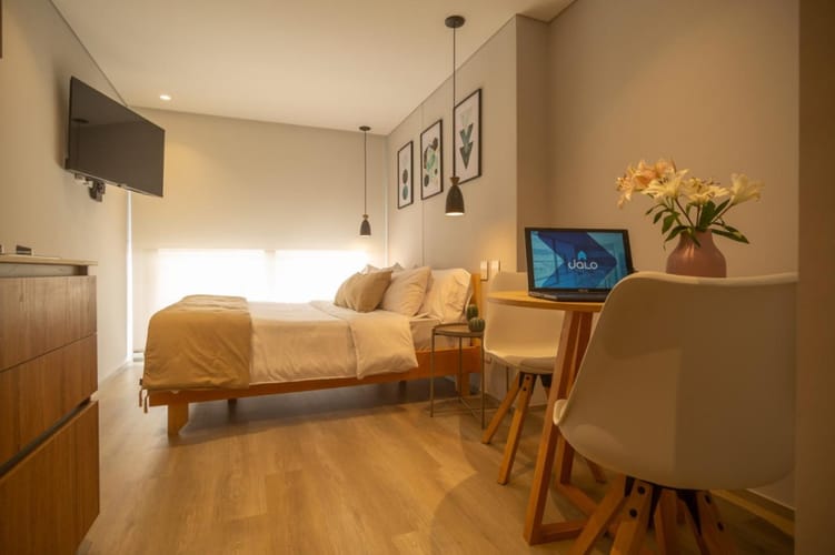 Apartaestudio en venta en Chicó Reservado, Bogotá, 23 m² · foto 2 de 9