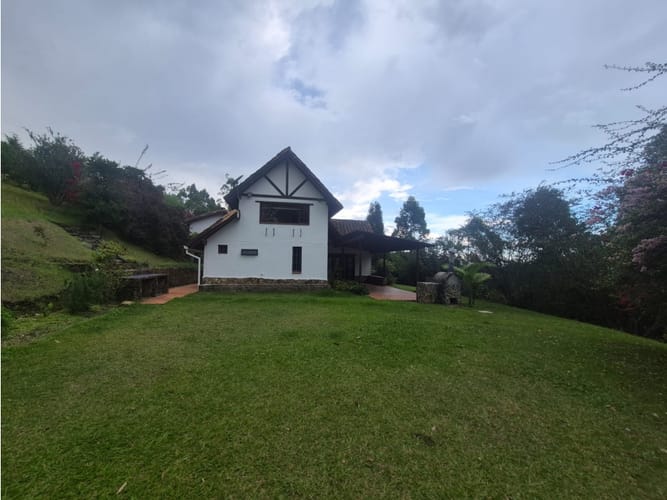 Casa de 5 alcobas en arriendo en El Tablazo, Rionegro, 300 m² · foto 10 de 24