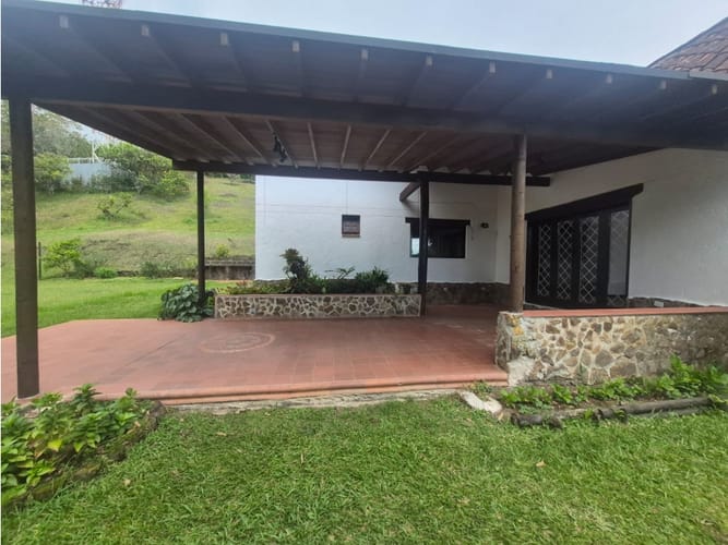Casa de 5 alcobas en arriendo en El Tablazo, Rionegro, 300 m² · foto 13 de 24