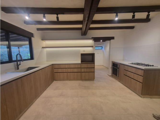 Casa de 5 alcobas en arriendo en El Tablazo, Rionegro, 300 m² · foto 21 de 24