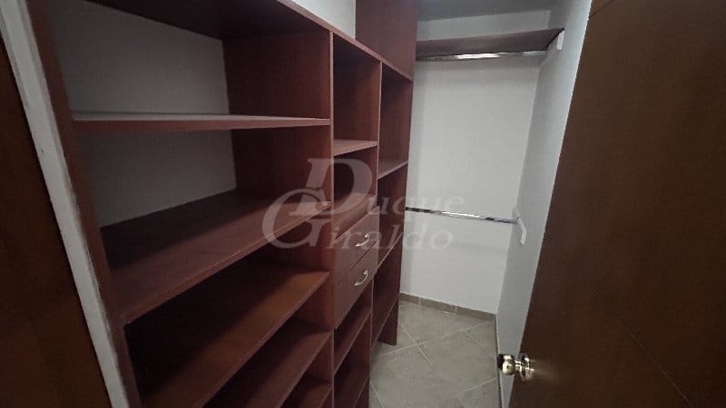 Apartamento de 3 alcobas en arriendo en La Inmaculada, Envigado, 75 m² · foto 9 de 11