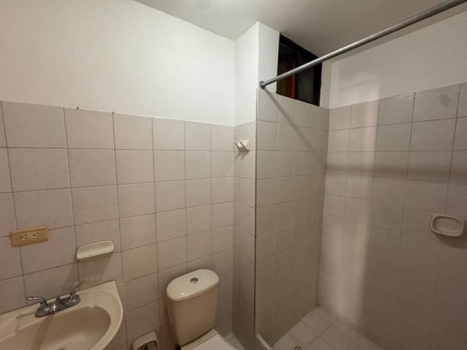 Apartamento de 2 alcobas en arriendo en Centro, Santa Marta, 82 m² · foto 3 de 12