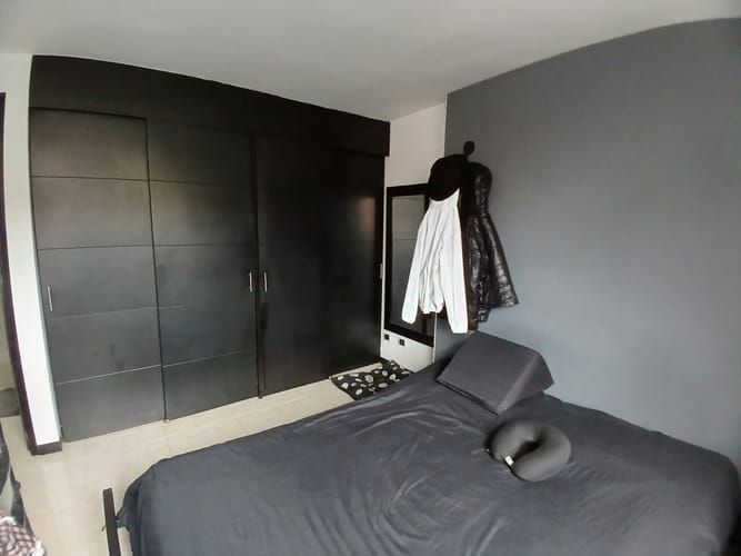 Apartamento de 2 alcobas en venta en Loma De Los Bernal, Medellín, 63 m² · foto 10 de 15