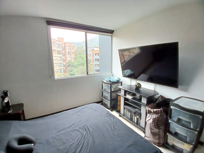 Apartamento de 2 alcobas en venta en Loma De Los Bernal, Medellín, 63 m² · foto 11 de 15