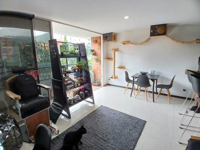 Apartamento de 2 alcobas en venta en Loma De Los Bernal, Medellín, 63 m² · foto 4 de 15
