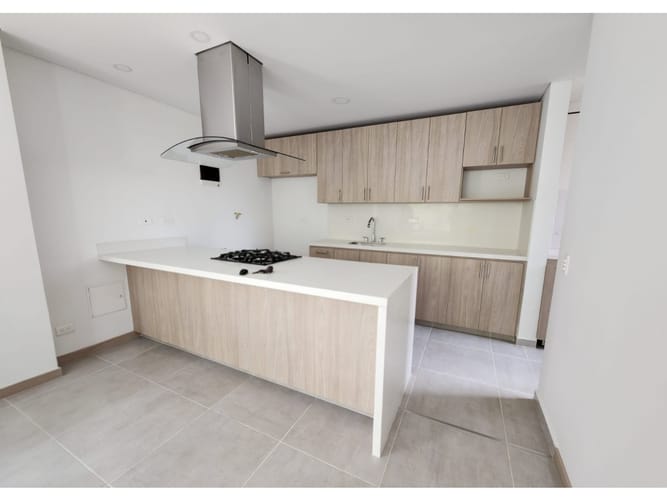 Apartamento de 3 alcobas en venta en El Chingui, Envigado, 94 m² · foto 2 de 16