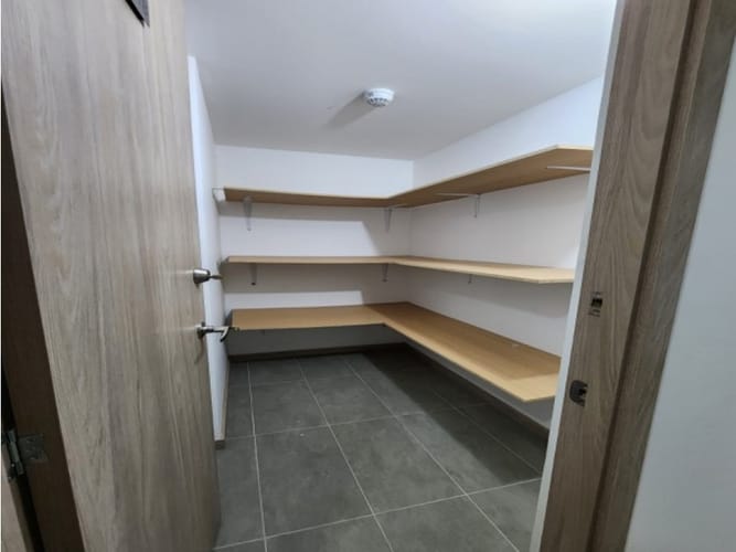 Apartamento de 3 alcobas en venta en El Chingui, Envigado, 94 m² · foto 4 de 16